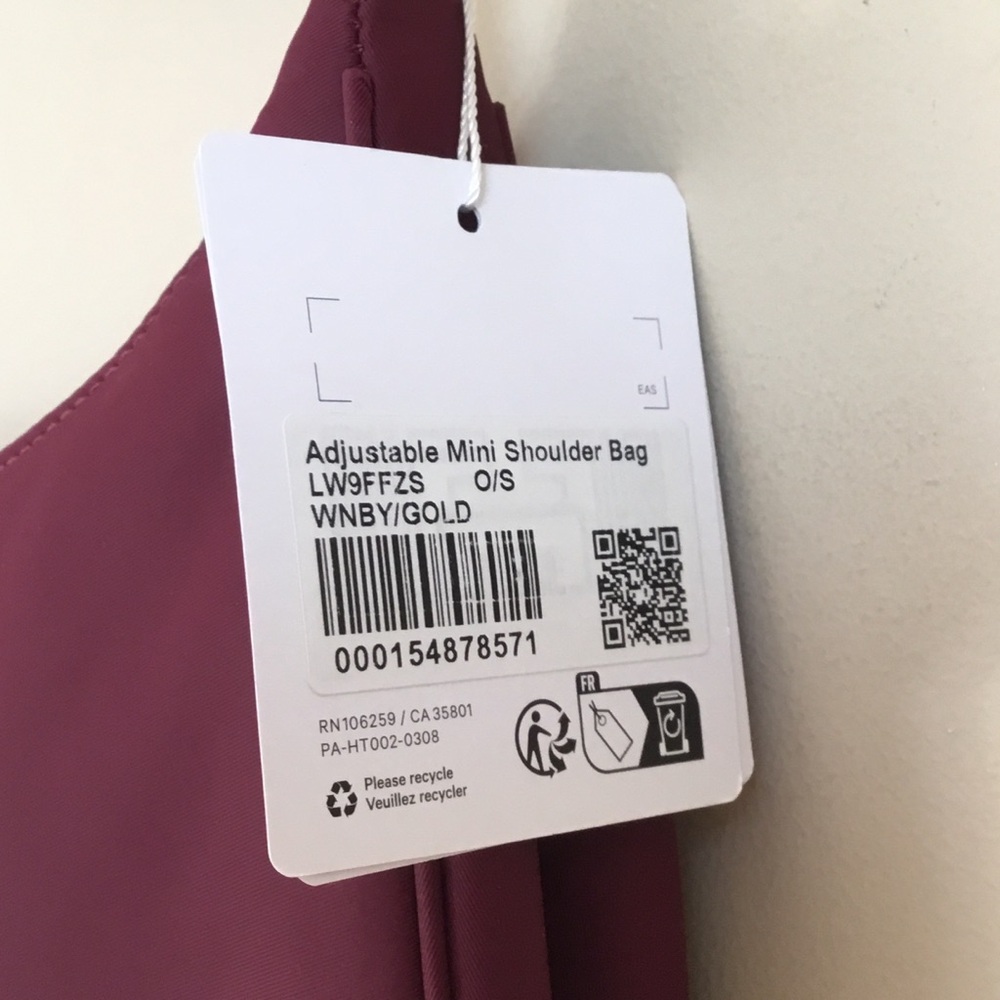 NEW Lululemon Adjustable Mini Shoulder Bag Wine Berry/Gold 3L - Picture 7 of 15